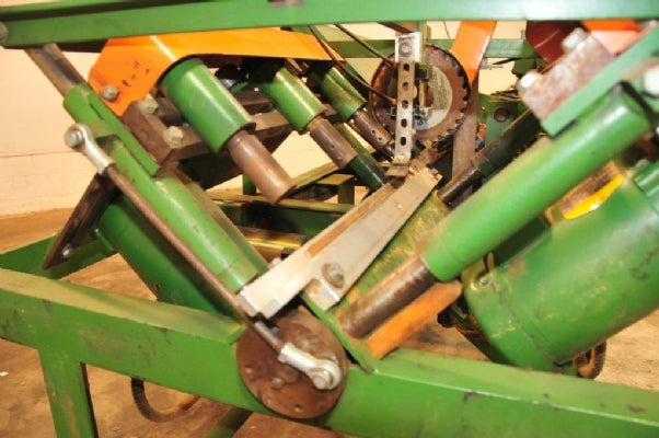 Used Nichlos Automatic Cleat Block Machine - Photo 3